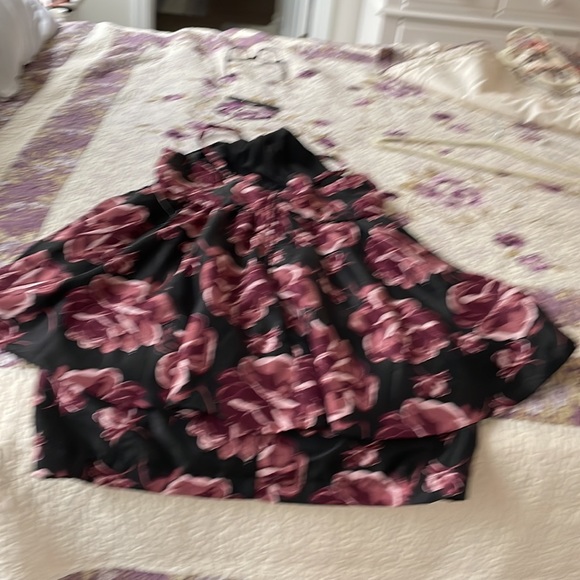 Tank dress w spaghetti straps straight suit with an overall pleading all around. - Picture 6 of 6